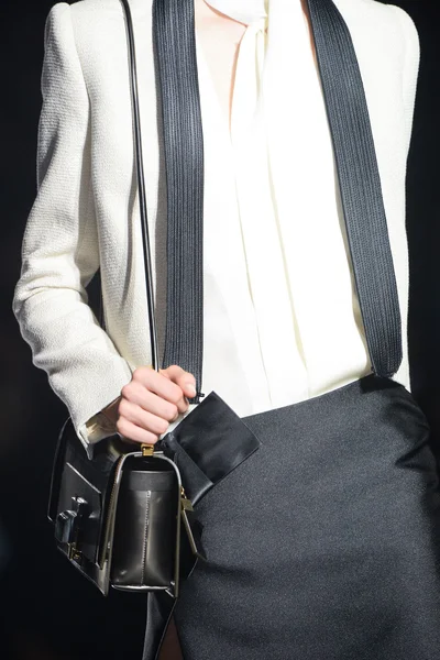 Look 50